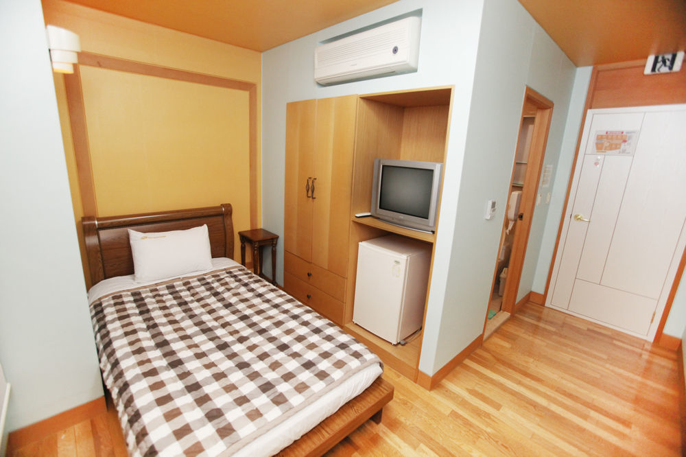 Hostel Lyndon 済州市 エクステリア 写真